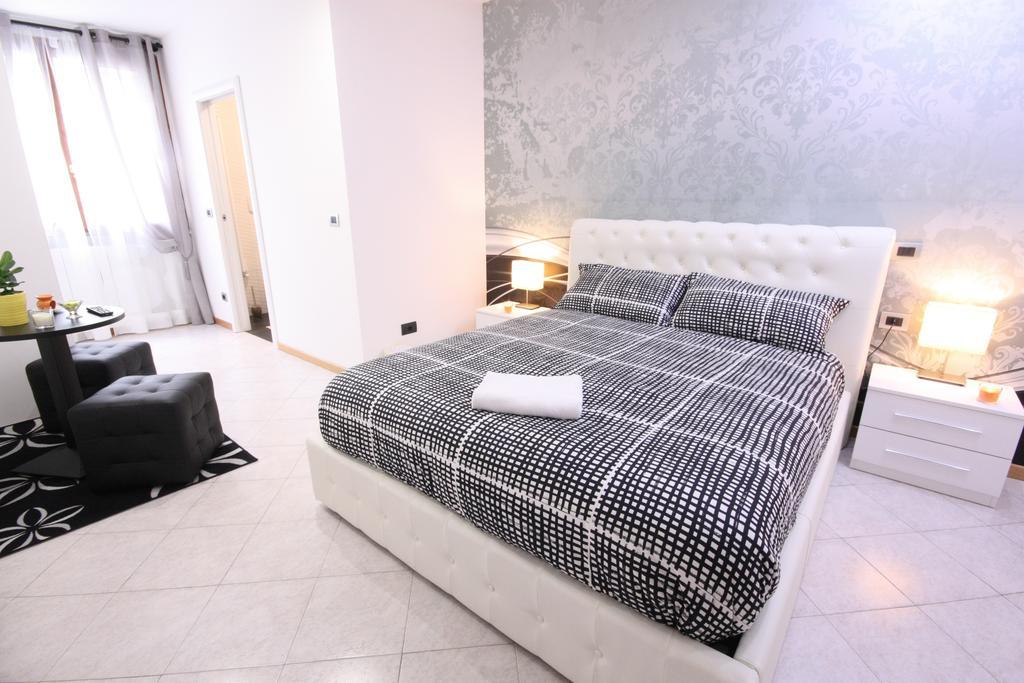 B&B Black&White And Apartments Cantù Chambre photo