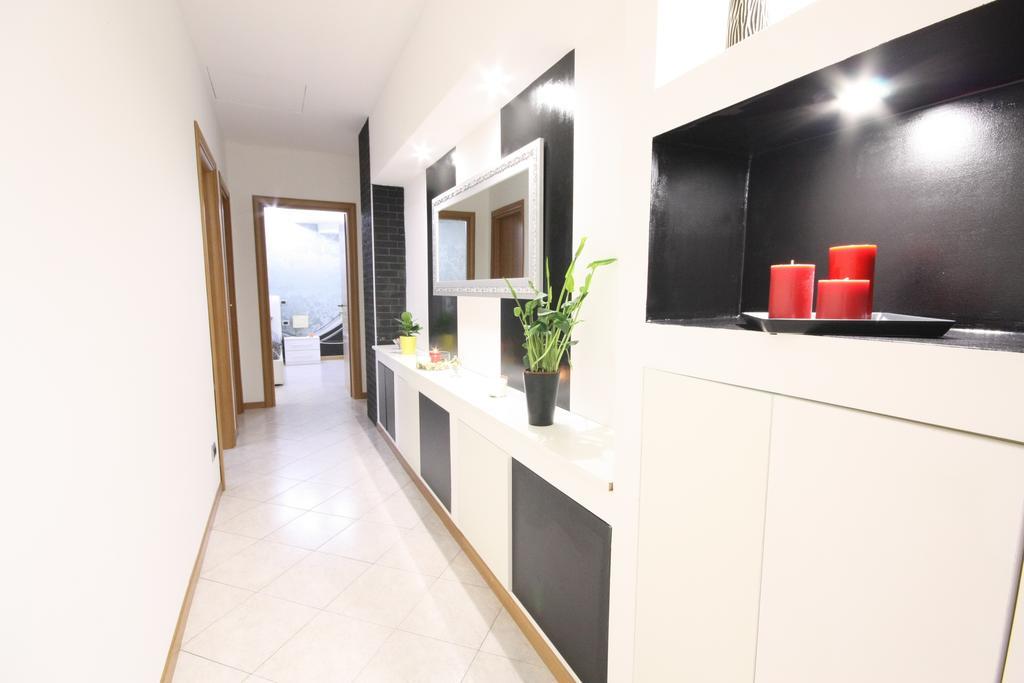 B&B Black&White And Apartments Cantù Extérieur photo