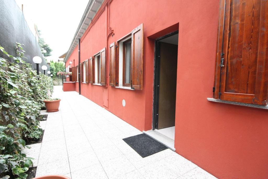 B&B Black&White And Apartments Cantù Extérieur photo